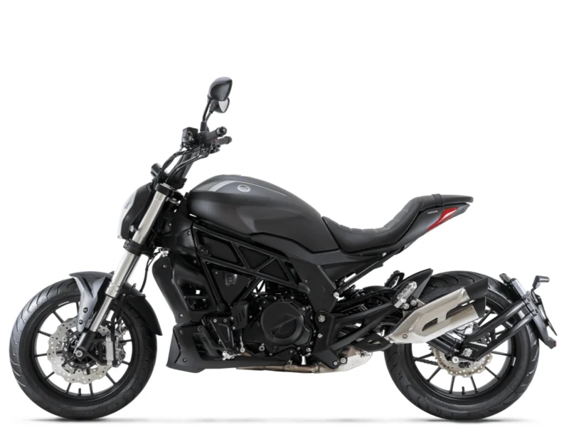 BENELLI-502-C-CZARNY-MAT-4 Motocykl BENELLI 502C